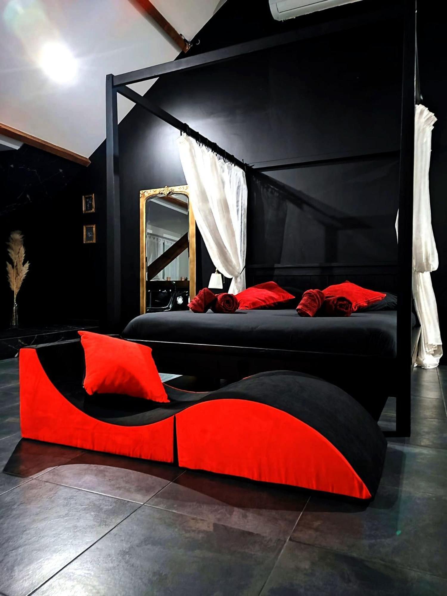 Love Room A Монтаржи Екстериор снимка